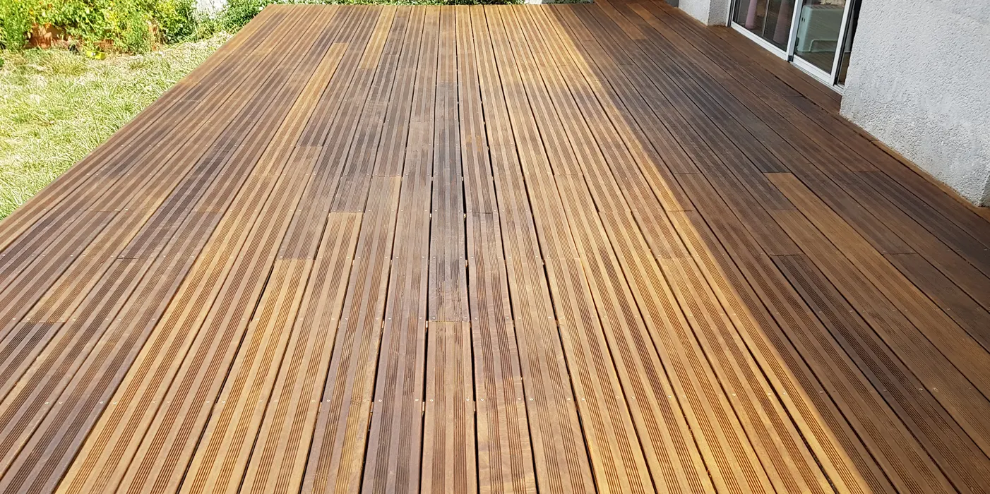 Terrasse en bois après le traitement