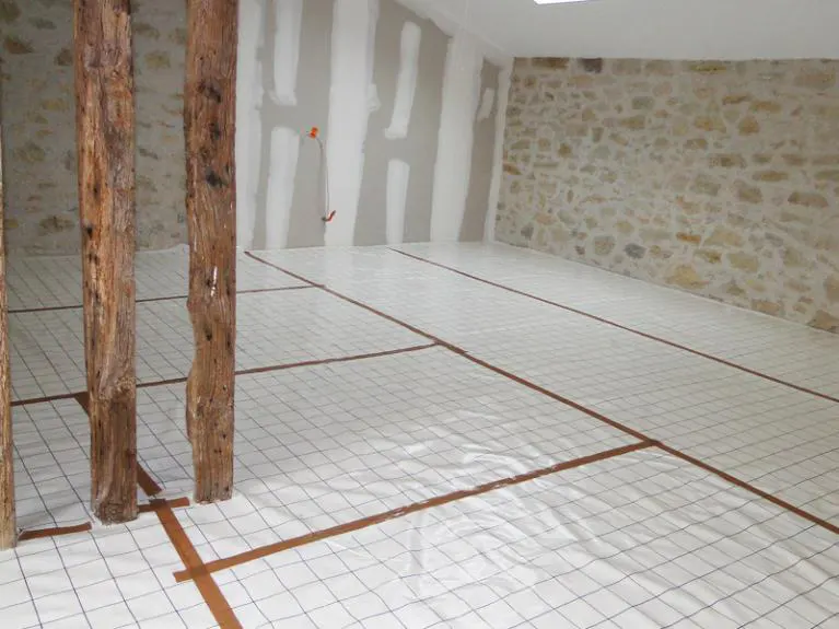 isolation des sols en mousses polyuréthanes une haute performance énergitique pour construction neuve et renovation