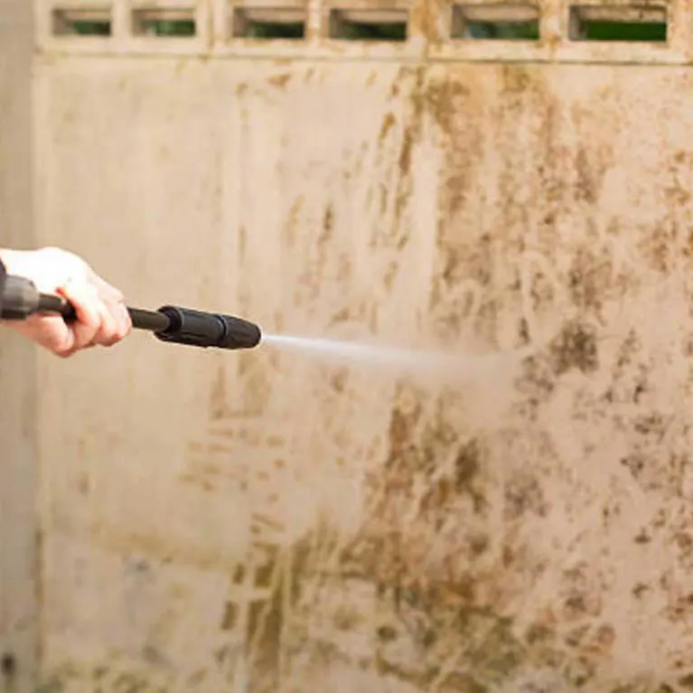 Nettoyage façade à haute pression sur la commune de Corpe en Vendée (85)